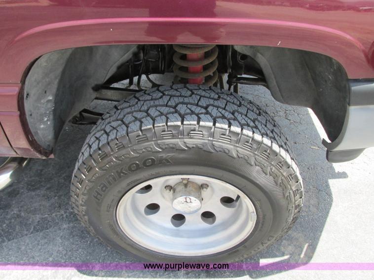 image for item B2972 2001 Dodge Ram 1500 Laramie SLT Quad Cab pickup truck