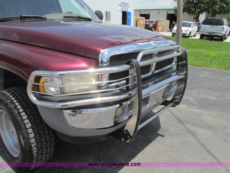 image for item B2972 2001 Dodge Ram 1500 Laramie SLT Quad Cab pickup truck