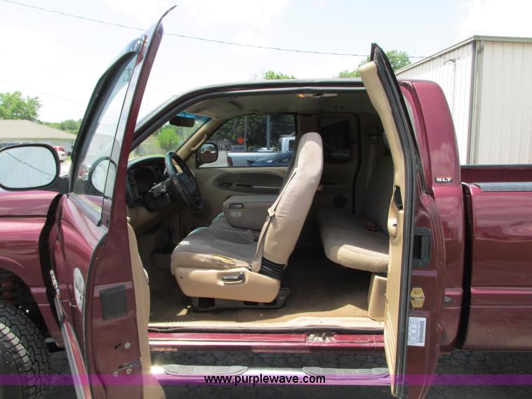 image for item B2972 2001 Dodge Ram 1500 Laramie SLT Quad Cab pickup truck