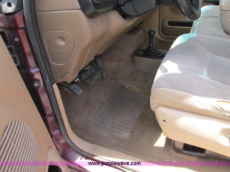 image for item B2972 2001 Dodge Ram 1500 Laramie SLT Quad Cab pickup truck