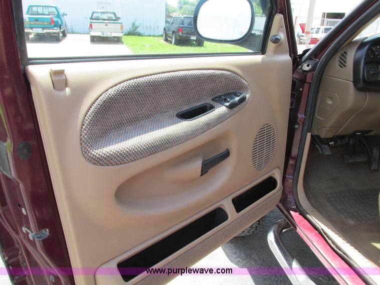 image for item B2972 2001 Dodge Ram 1500 Laramie SLT Quad Cab pickup truck