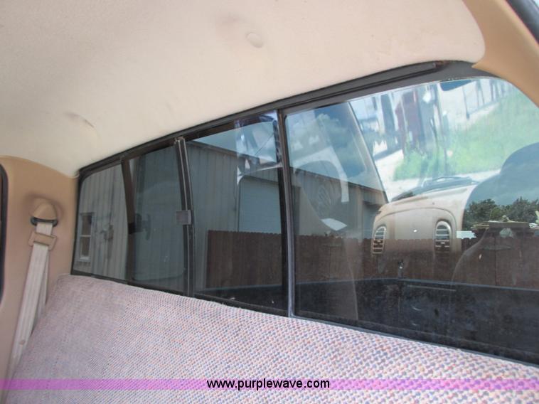 image for item B2972 2001 Dodge Ram 1500 Laramie SLT Quad Cab pickup truck