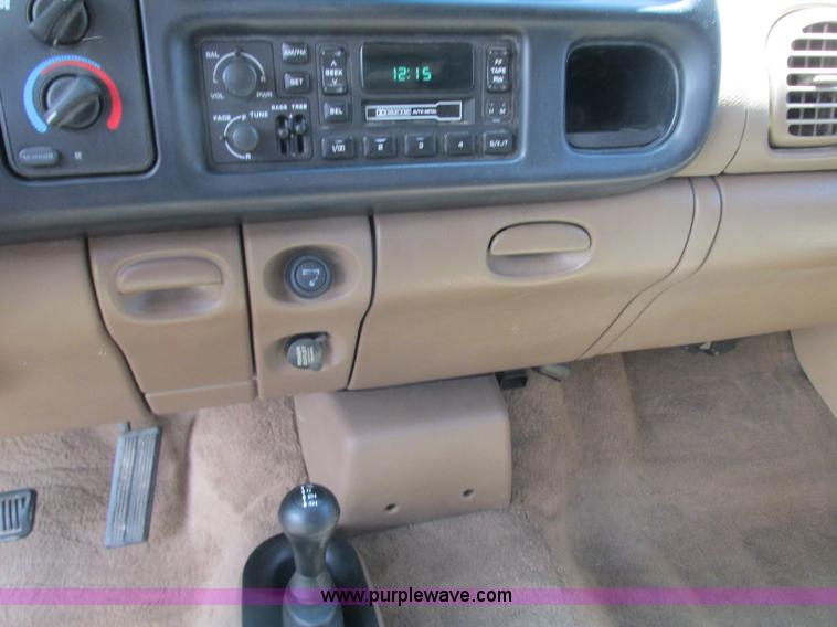 image for item B2972 2001 Dodge Ram 1500 Laramie SLT Quad Cab pickup truck