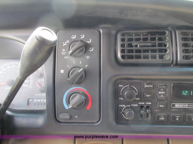 image for item B2972 2001 Dodge Ram 1500 Laramie SLT Quad Cab pickup truck