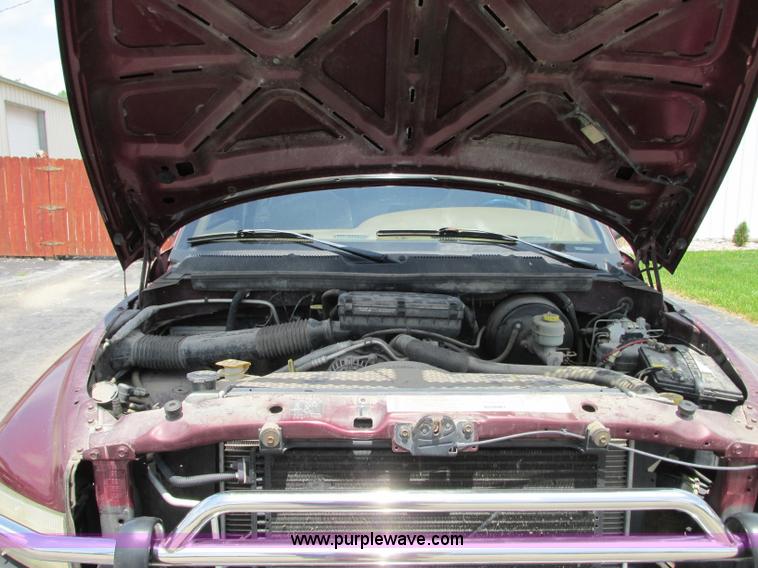 image for item B2972 2001 Dodge Ram 1500 Laramie SLT Quad Cab pickup truck