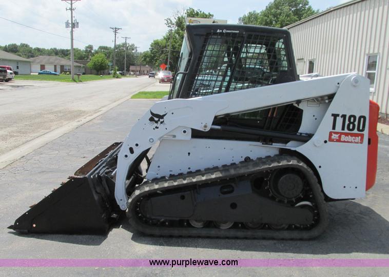 image for item B2982 2011 Bobcat T180 skid steer