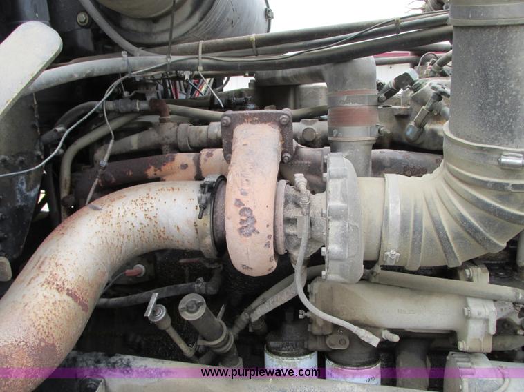 image for item B2986 1990 Freightliner FLD semi truck