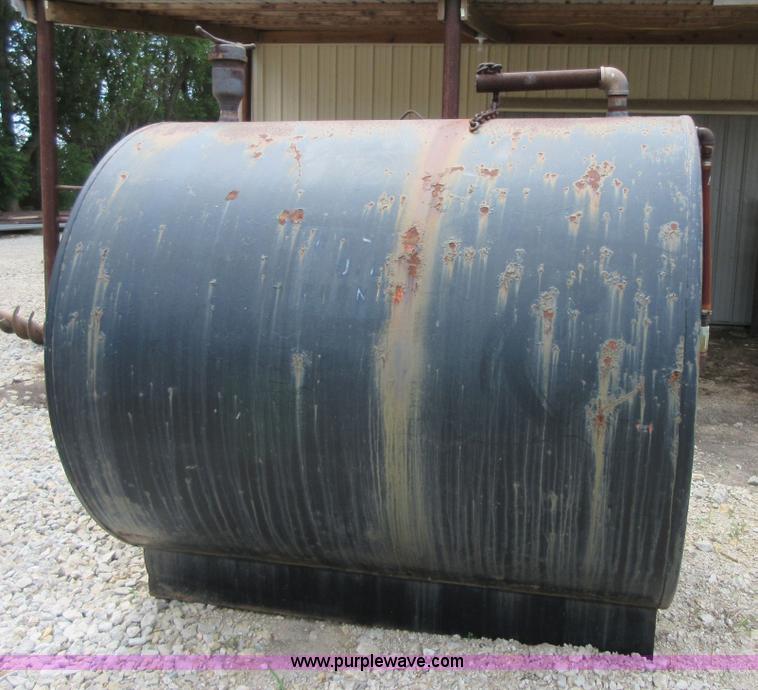 image for item BA9268 1,000 gallon steel tank