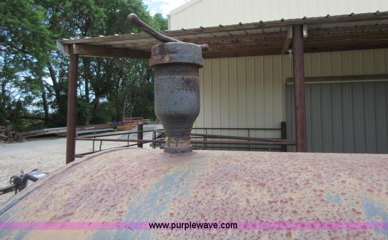 image for item BA9268 1,000 gallon steel tank
