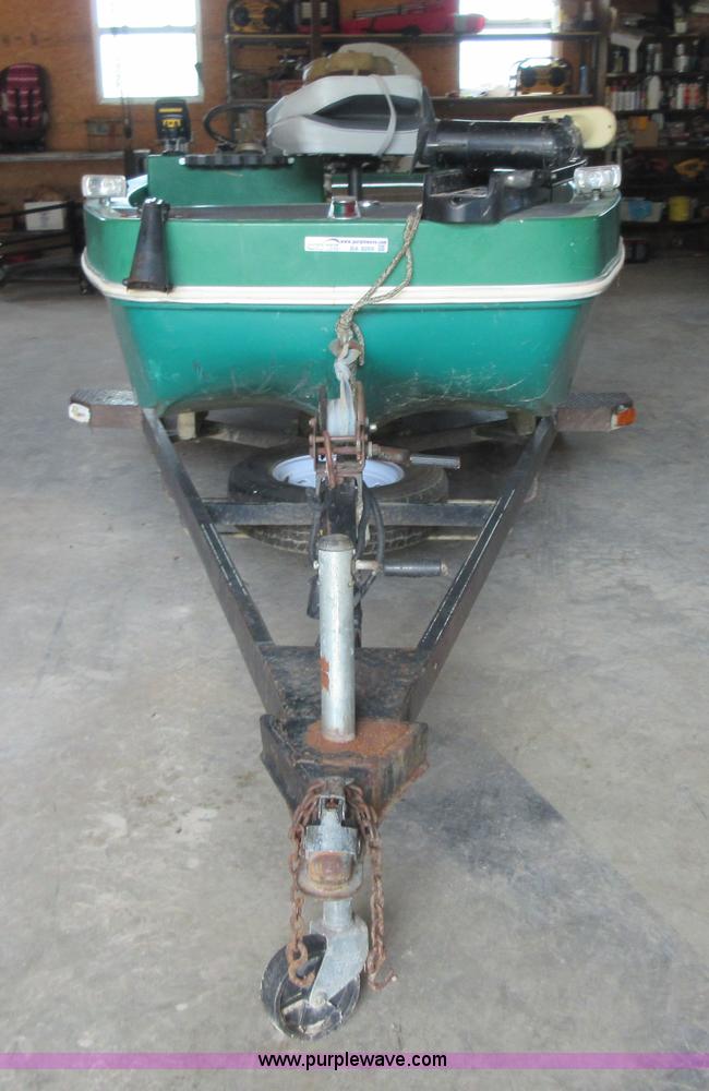 image for item BA9269 1972 Ranger boat