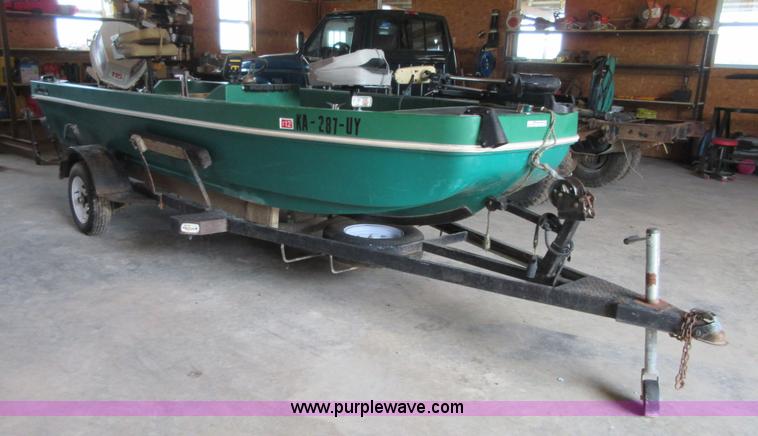 image for item BA9269 1972 Ranger boat