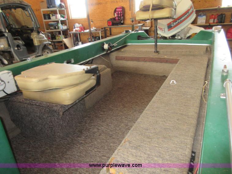 image for item BA9269 1972 Ranger boat