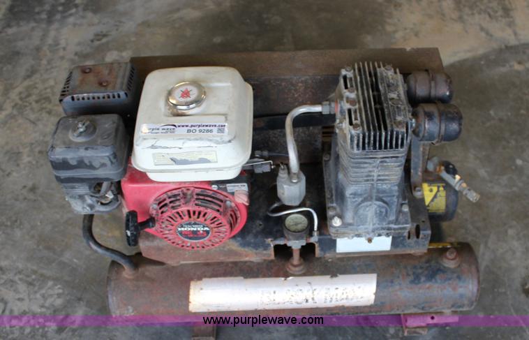 image for item BO9286 Black Max air compressor