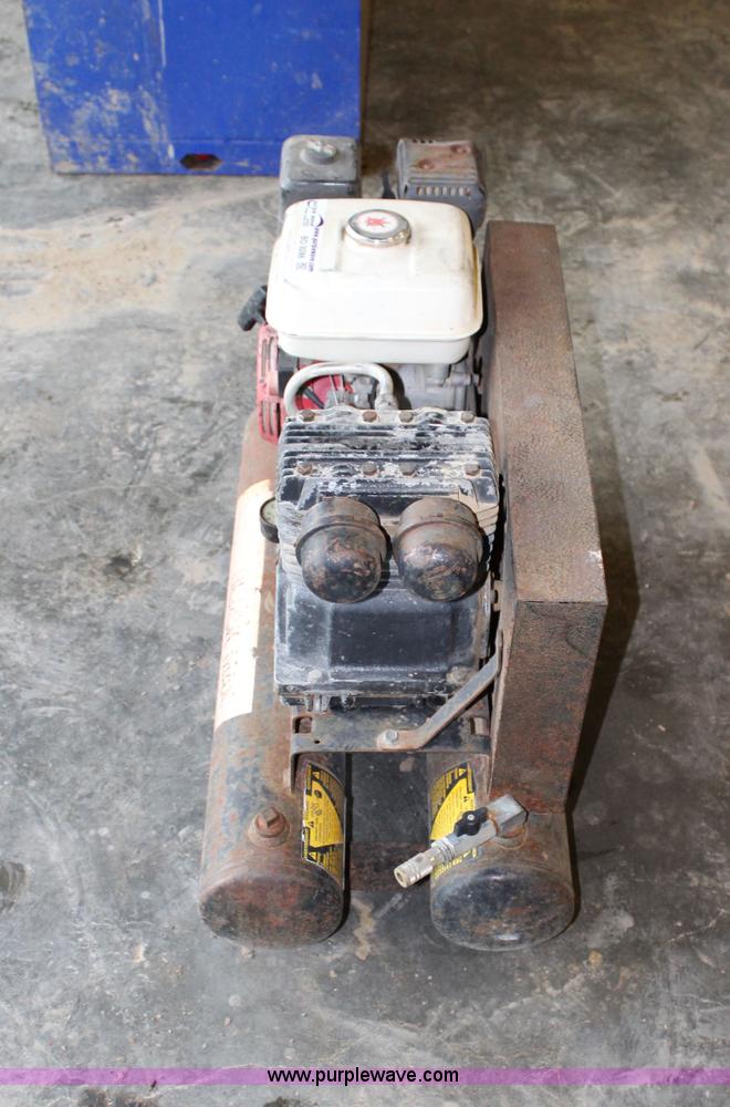 image for item BO9286 Black Max air compressor