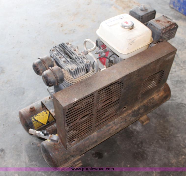 image for item BO9286 Black Max air compressor