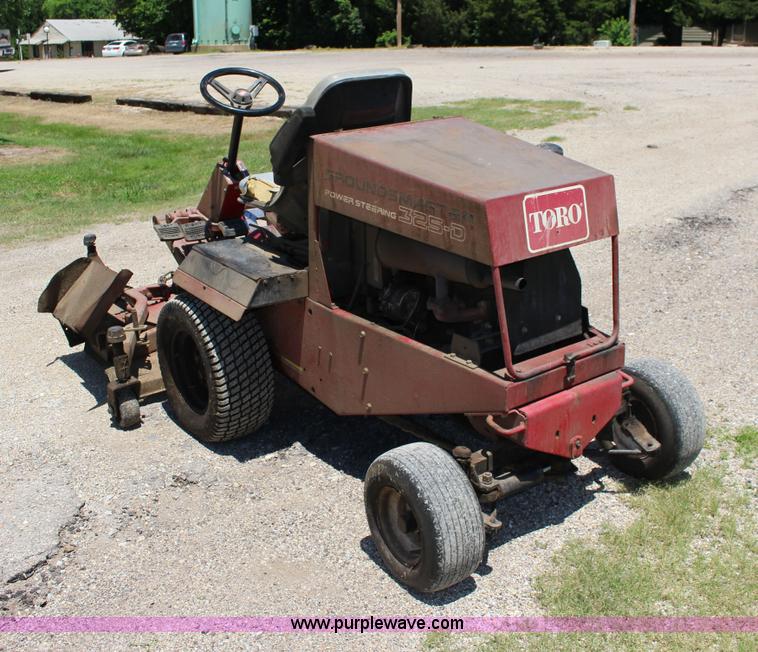 image for item BR9455 Toro Groundsmaster 325D lawn mower