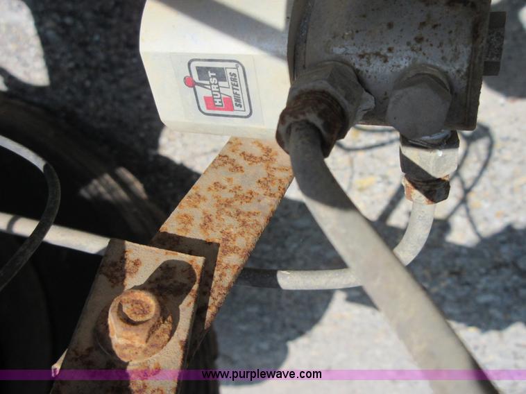 image for item D2464 2000 Ford F650 truck cab and chassis