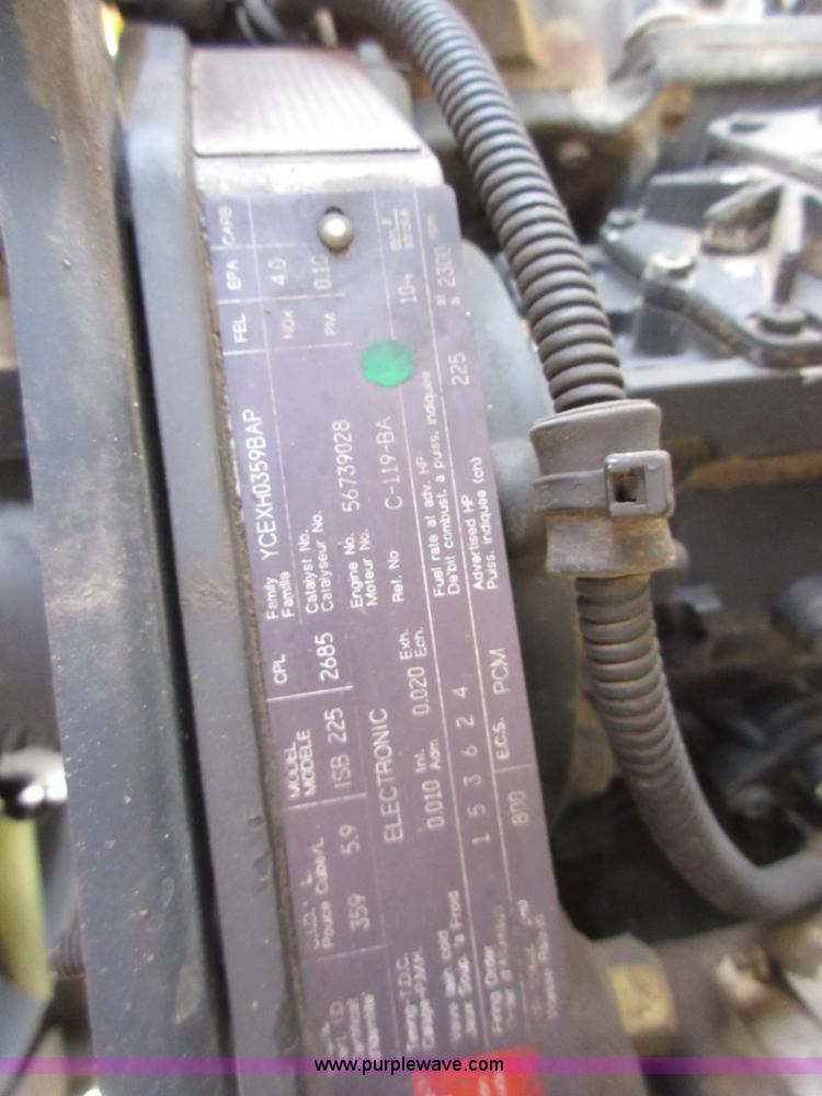 image for item D2464 2000 Ford F650 truck cab and chassis