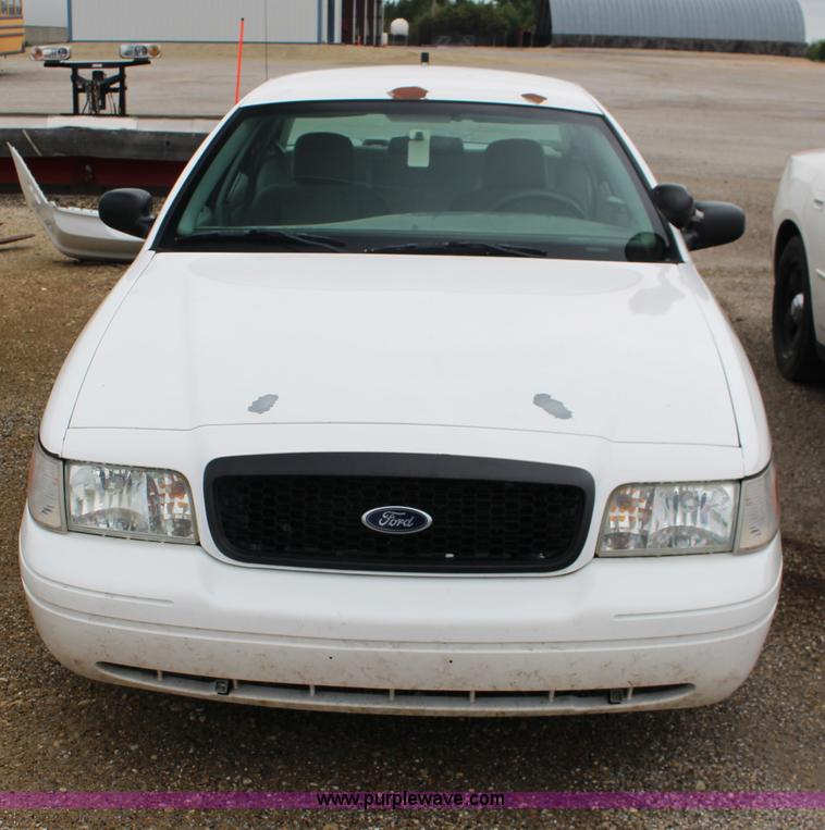 image for item F7862 2005 Ford Crown Victoria Police Interceptor