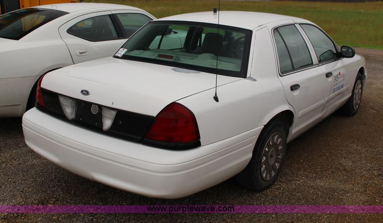image for item F7862 2005 Ford Crown Victoria Police Interceptor