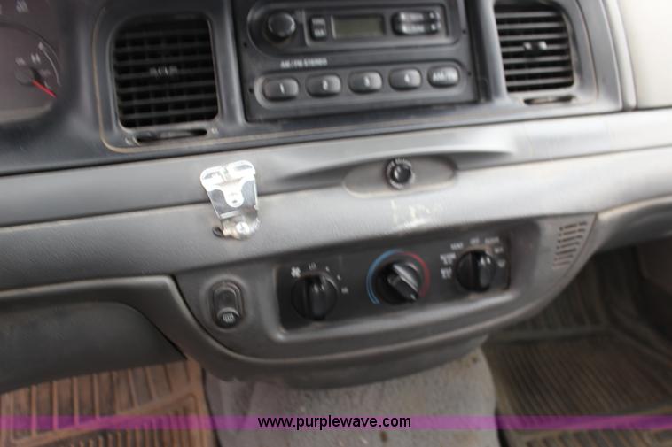 image for item F7862 2005 Ford Crown Victoria Police Interceptor