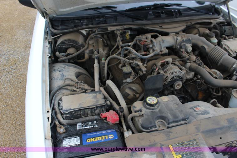 image for item F7862 2005 Ford Crown Victoria Police Interceptor