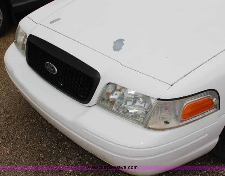 image for item F7862 2005 Ford Crown Victoria Police Interceptor