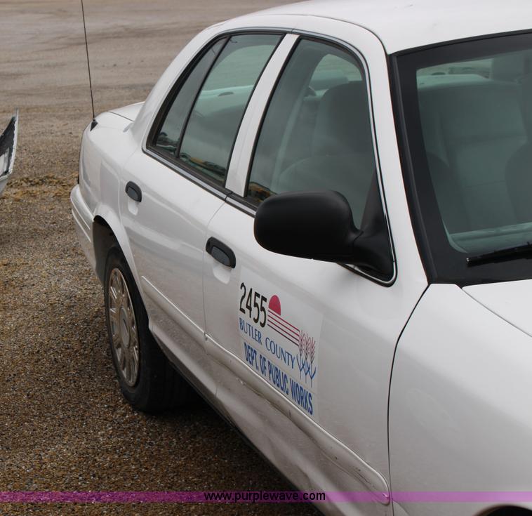 image for item F7862 2005 Ford Crown Victoria Police Interceptor