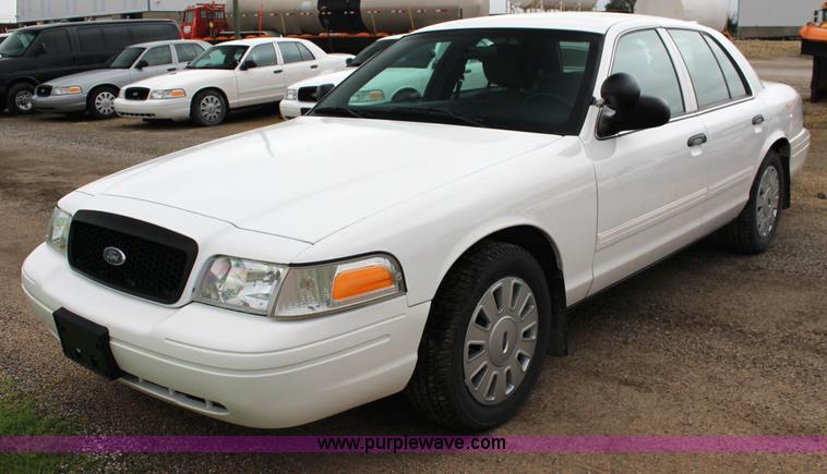 image for item F7864 2011 Ford Crown Victoria Police Interceptor