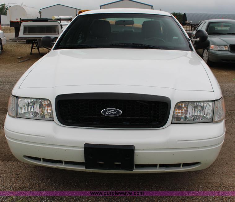 image for item F7864 2011 Ford Crown Victoria Police Interceptor