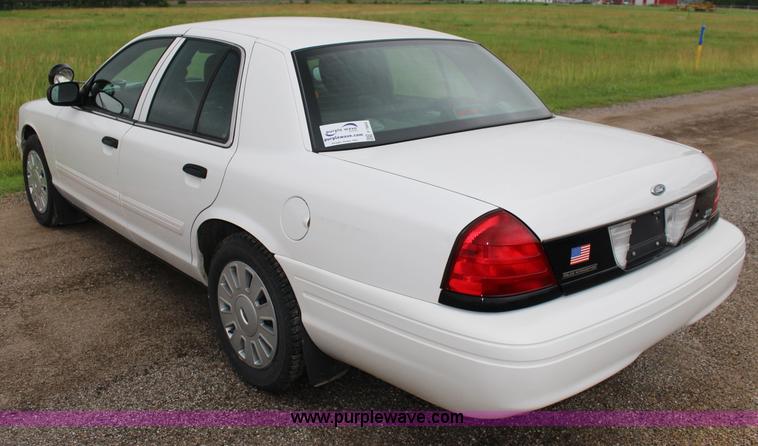image for item F7864 2011 Ford Crown Victoria Police Interceptor