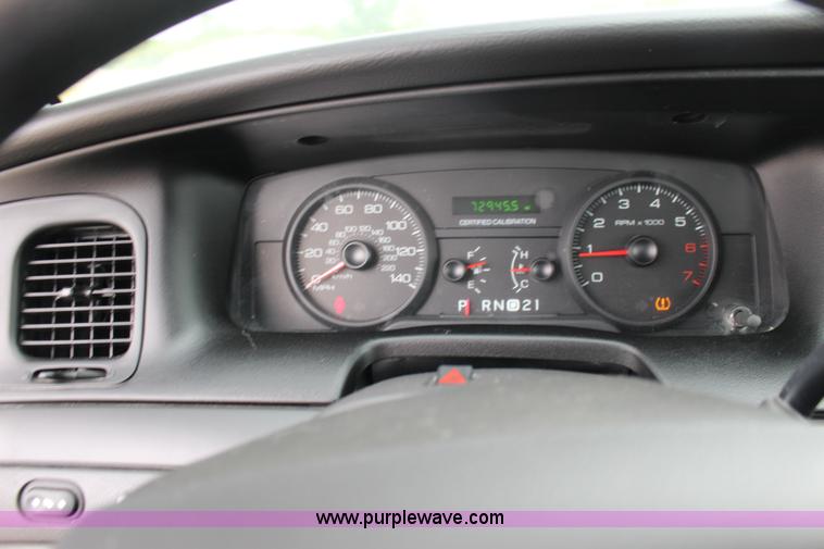 image for item F7864 2011 Ford Crown Victoria Police Interceptor