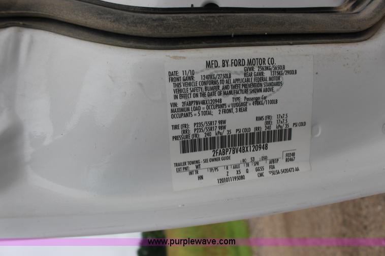 image for item F7864 2011 Ford Crown Victoria Police Interceptor