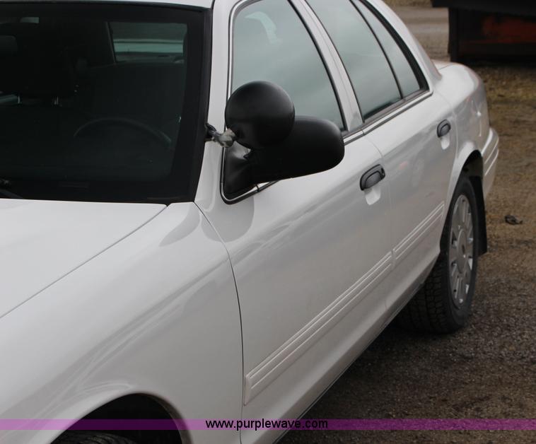 image for item F7864 2011 Ford Crown Victoria Police Interceptor