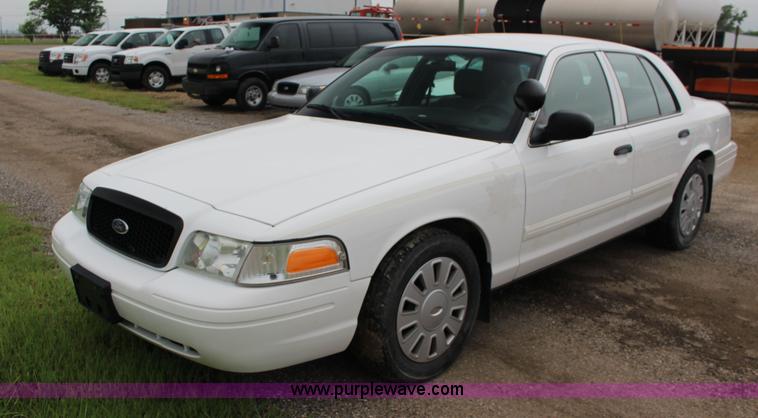 image for item F7866 2010 Ford Crown Victoria Police Interceptor