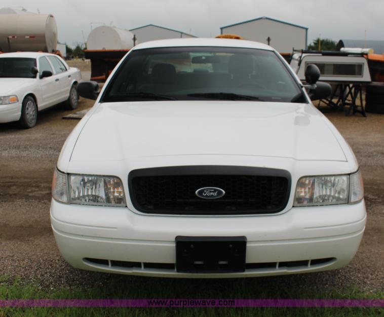 image for item F7866 2010 Ford Crown Victoria Police Interceptor