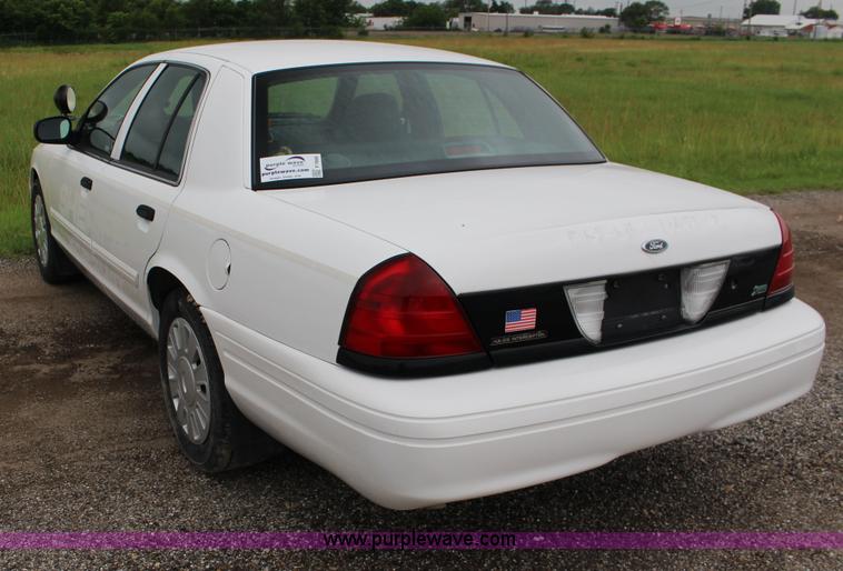 image for item F7866 2010 Ford Crown Victoria Police Interceptor