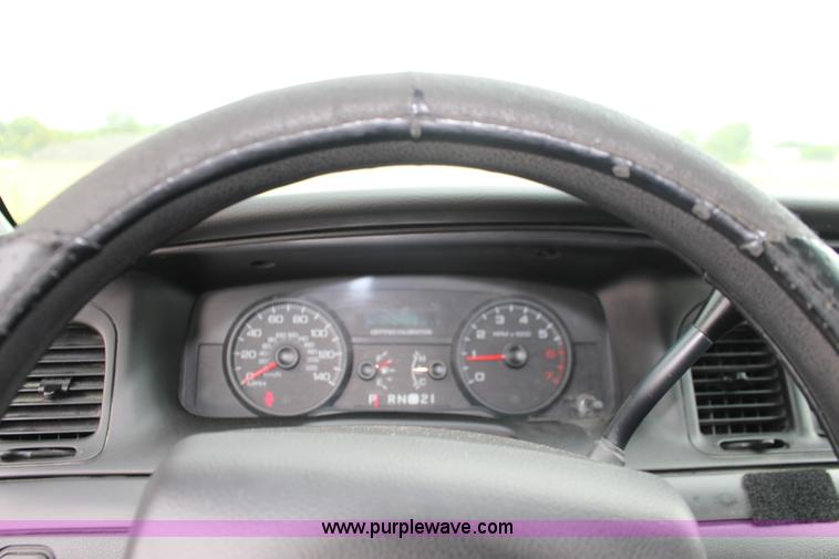 image for item F7866 2010 Ford Crown Victoria Police Interceptor