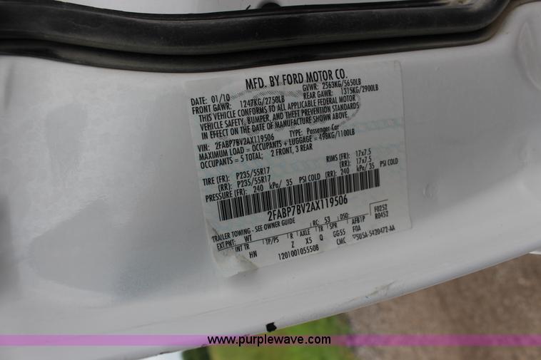 image for item F7866 2010 Ford Crown Victoria Police Interceptor