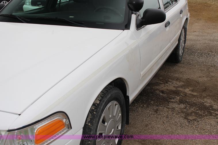 image for item F7866 2010 Ford Crown Victoria Police Interceptor