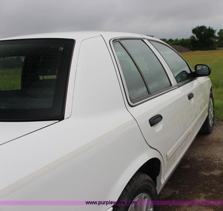 image for item F7866 2010 Ford Crown Victoria Police Interceptor