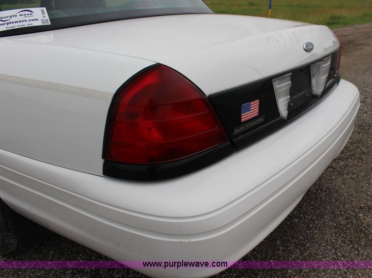 image for item F7866 2010 Ford Crown Victoria Police Interceptor