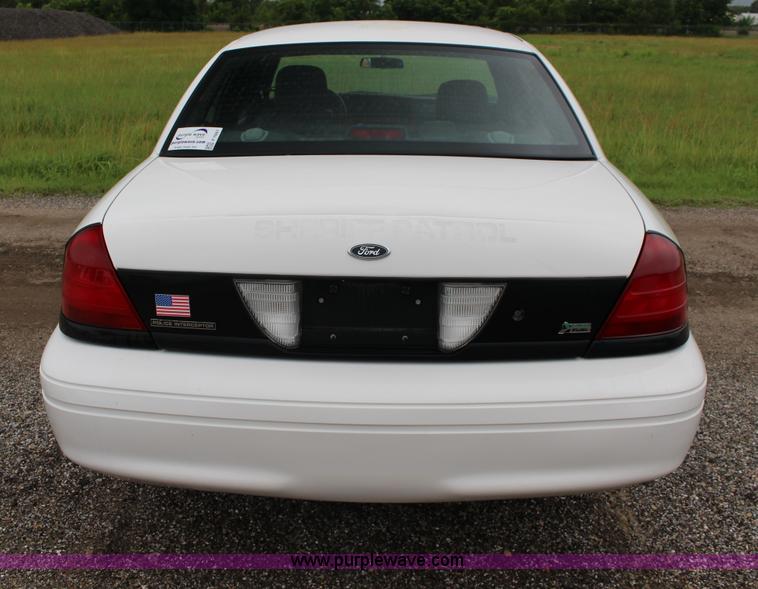 image for item F7867 2010 Ford Crown Victoria Police Interceptor