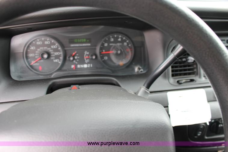 image for item F7867 2010 Ford Crown Victoria Police Interceptor