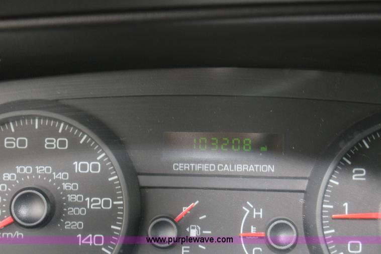 image for item F7867 2010 Ford Crown Victoria Police Interceptor