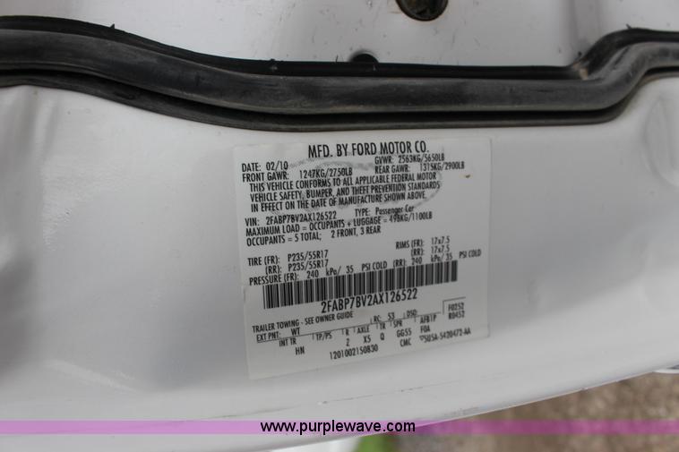 image for item F7867 2010 Ford Crown Victoria Police Interceptor