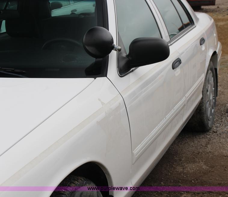 image for item F7867 2010 Ford Crown Victoria Police Interceptor