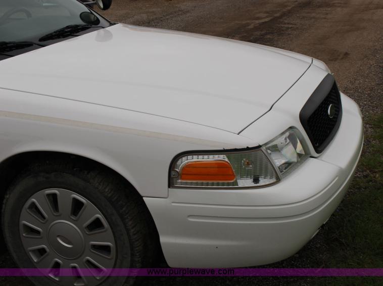image for item F7867 2010 Ford Crown Victoria Police Interceptor