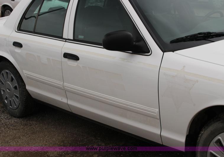image for item F7867 2010 Ford Crown Victoria Police Interceptor