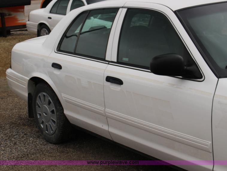 image for item F7867 2010 Ford Crown Victoria Police Interceptor